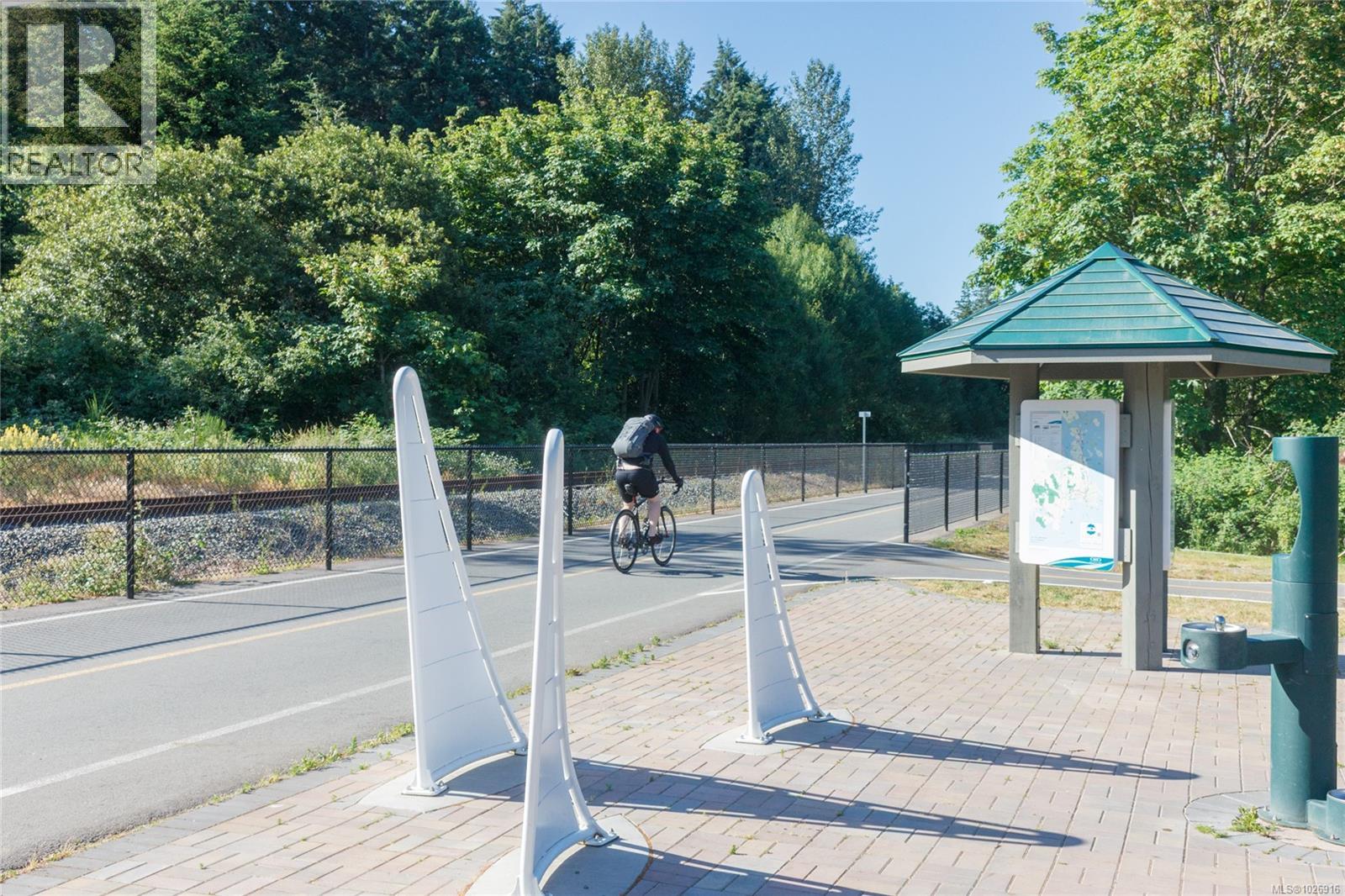 14 235 Island Hwy, View Royal