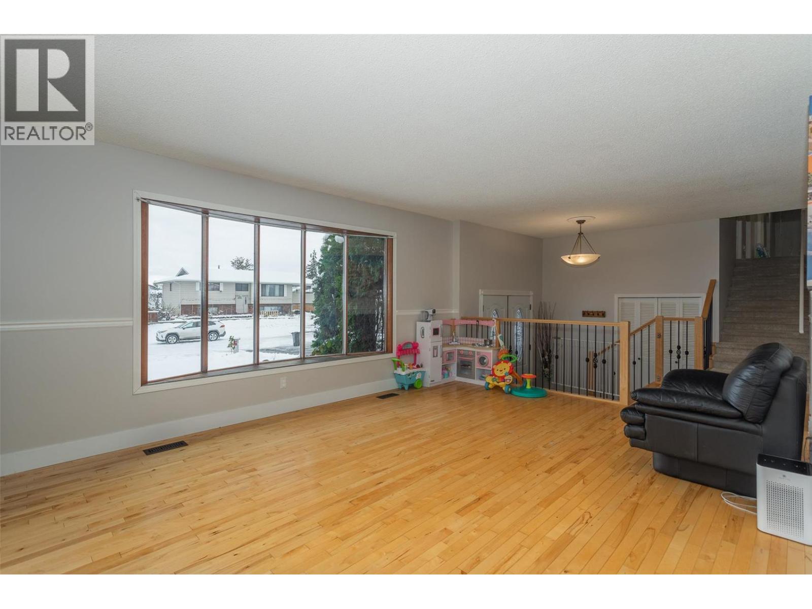  745 Wenric Crescent, Kelowna