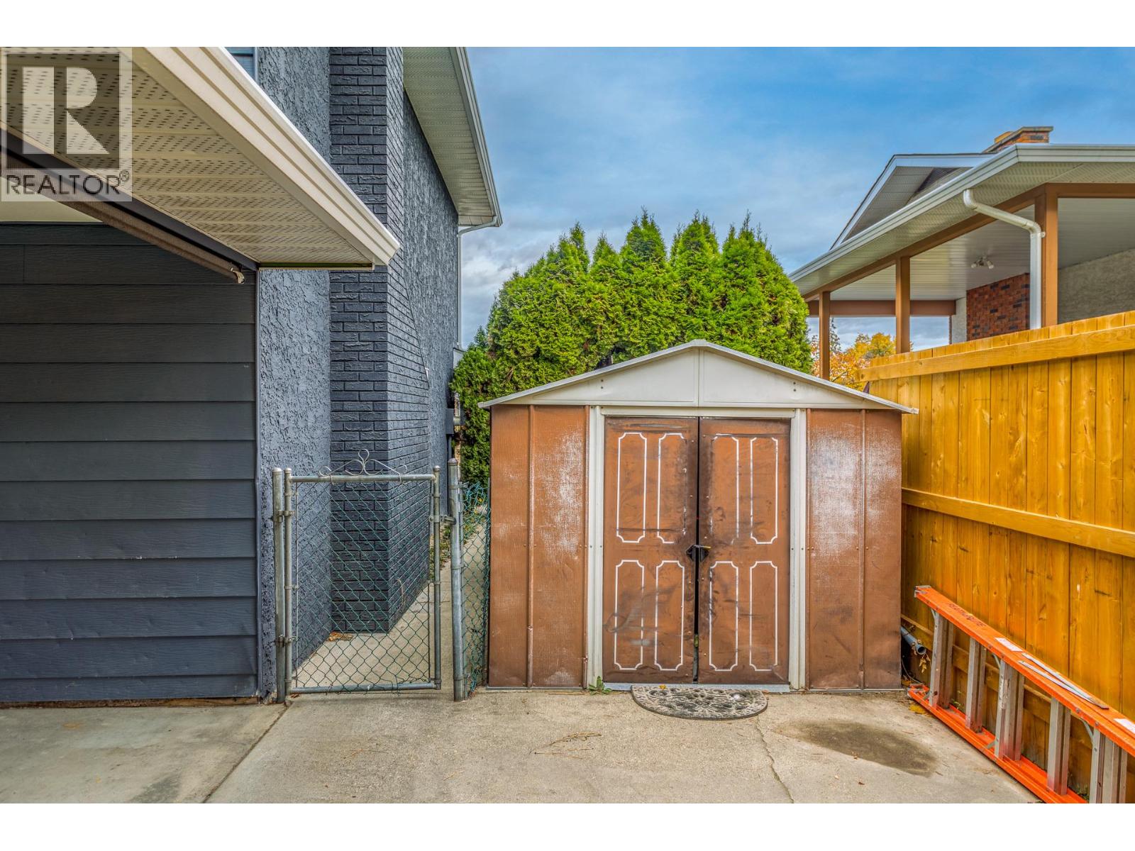  745 Wenric Crescent, Kelowna