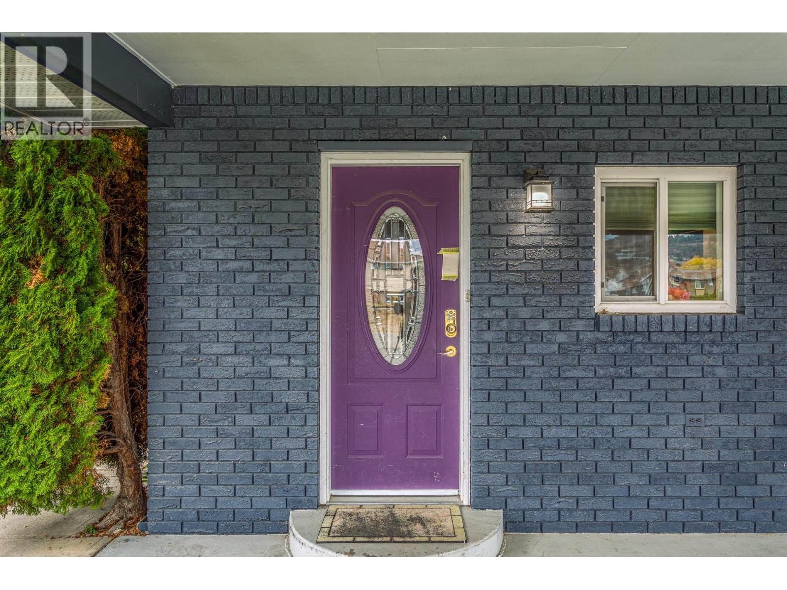  745 Wenric Crescent, Kelowna