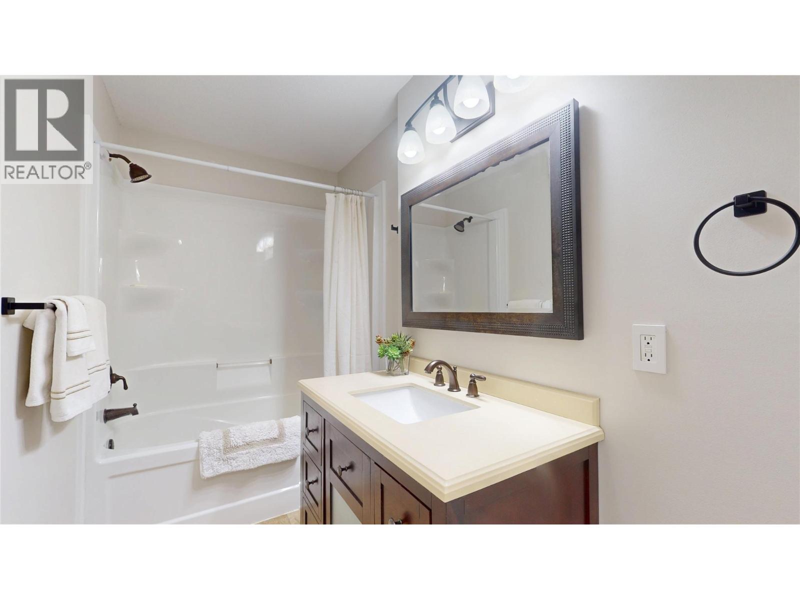  5749 MacKenzie Road, Peachland