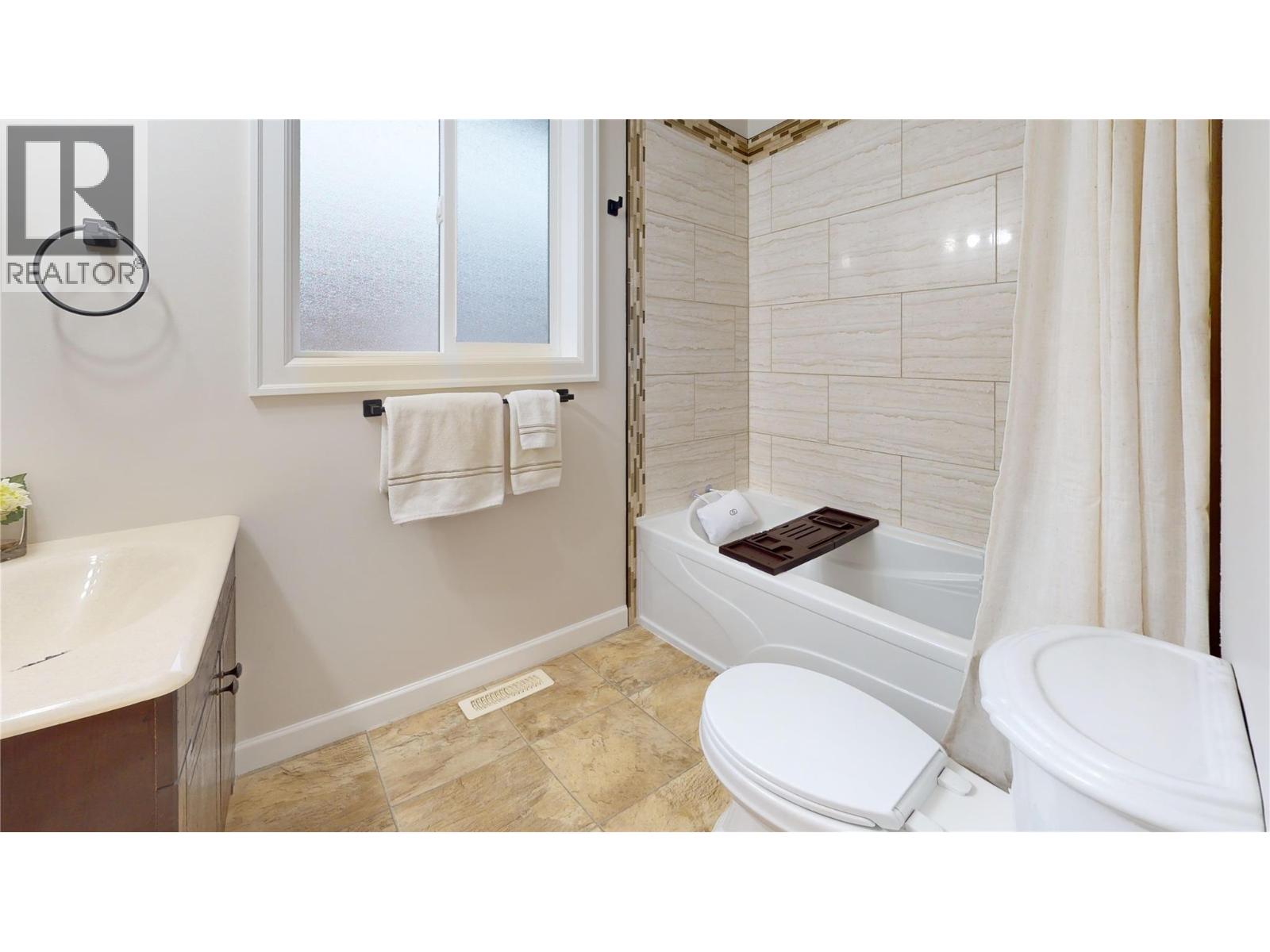  5749 MacKenzie Road, Peachland