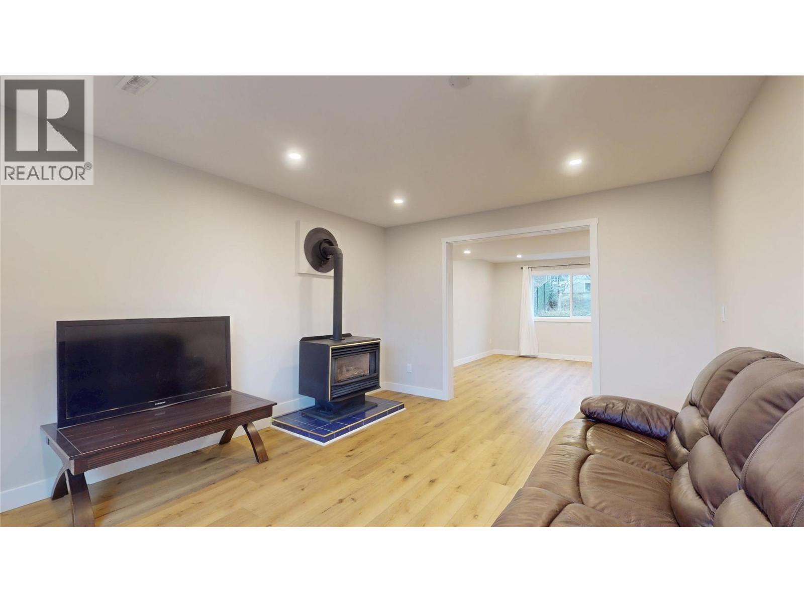  5749 MacKenzie Road, Peachland