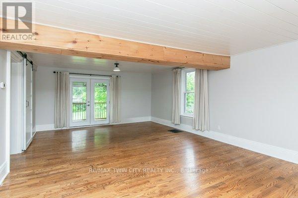 346 WELLINGTON STREET - 11