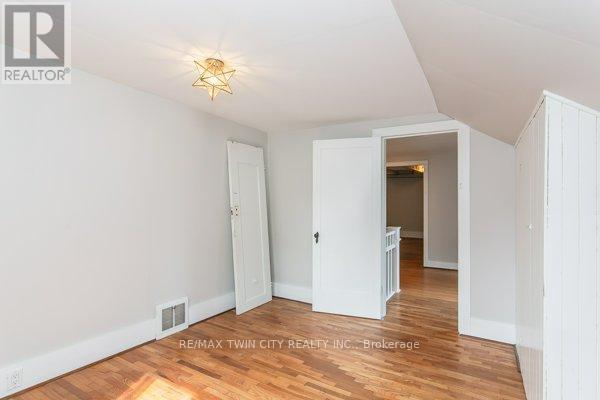 346 WELLINGTON STREET - 36