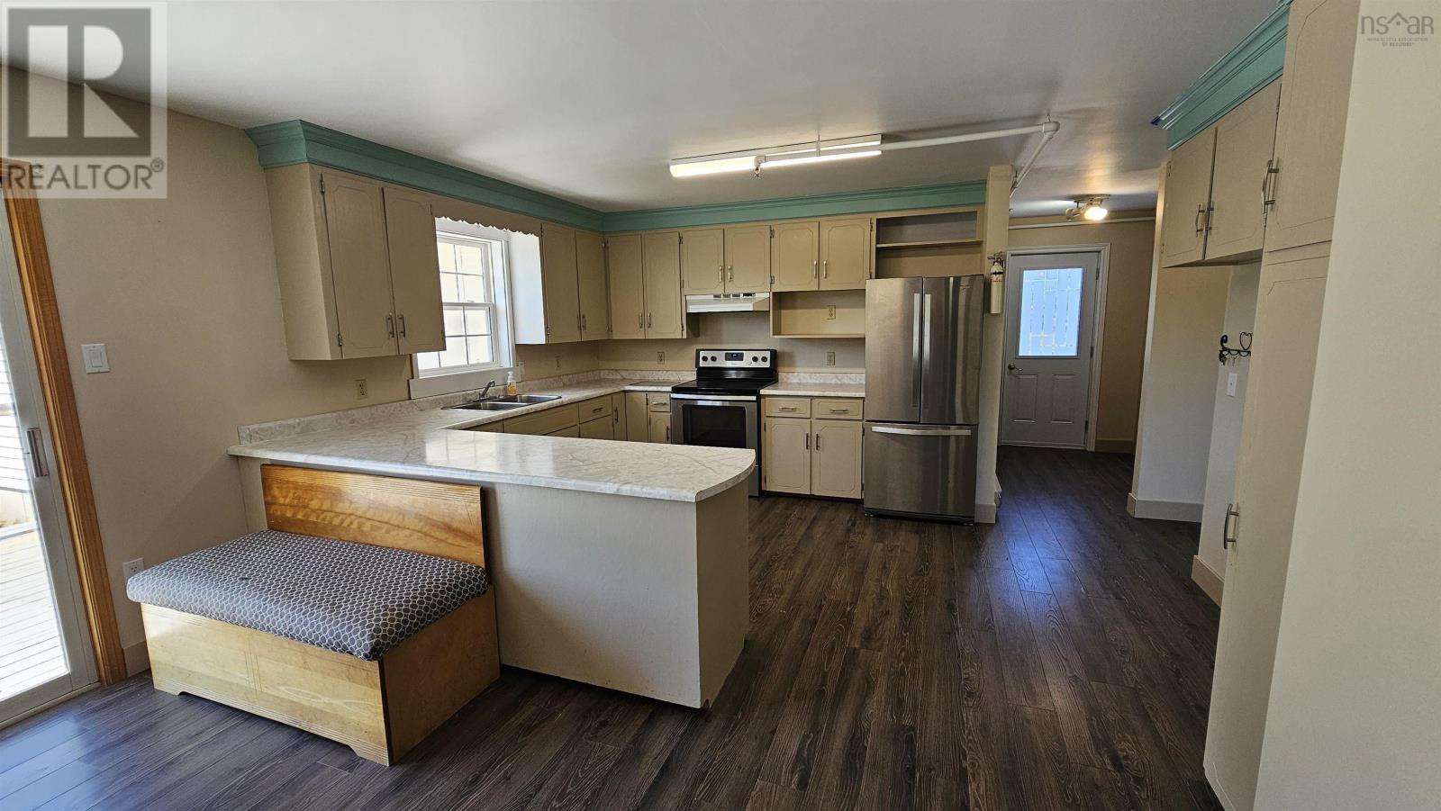 Property 9 of 43 of 1066 Highway 2