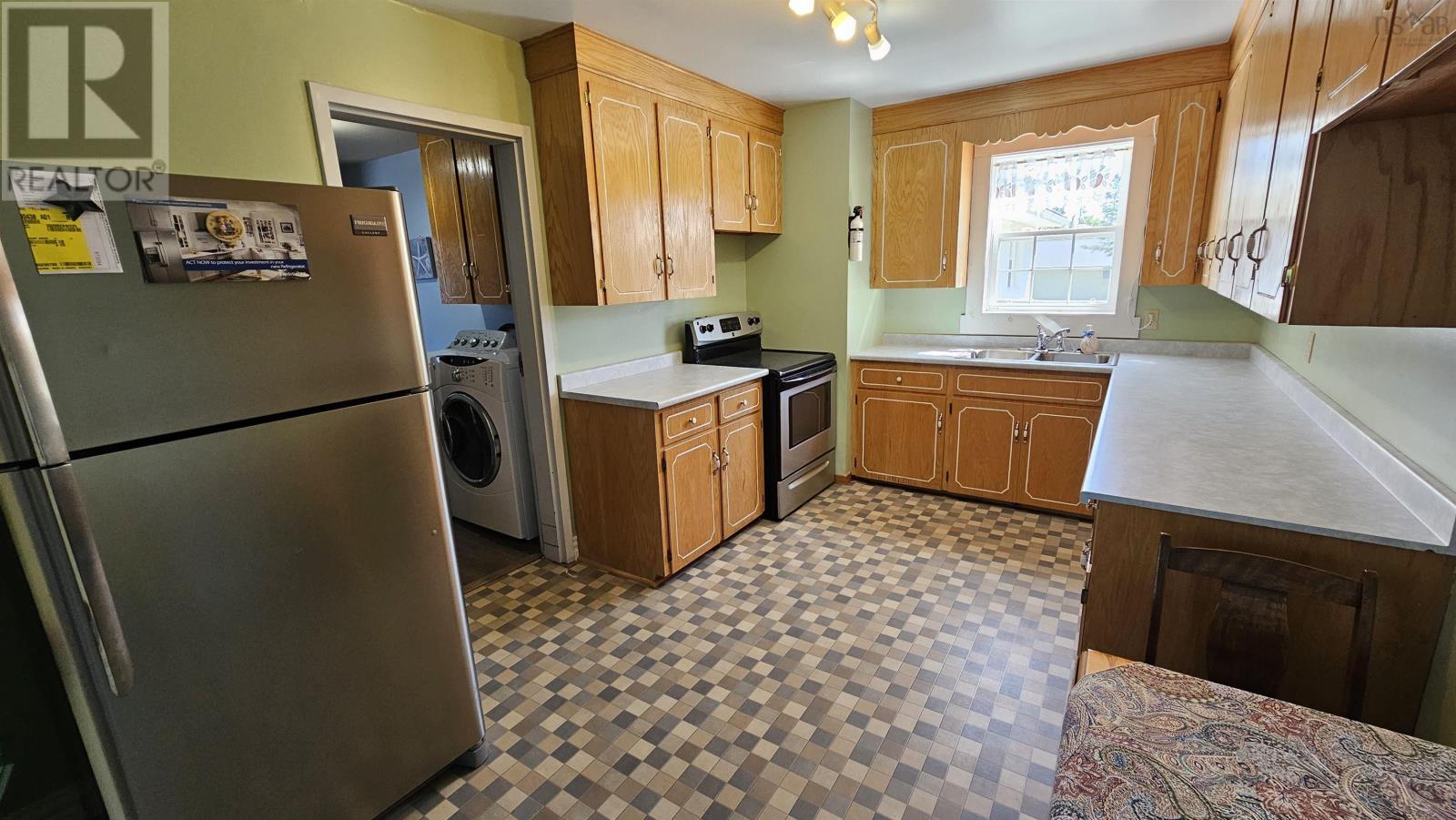 Property 18 of 43 of 1066 Highway 2