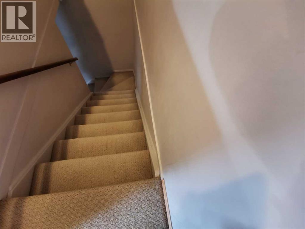 Single Family House for Sale in   Dalton Drive NW Dalhousie Calgary 