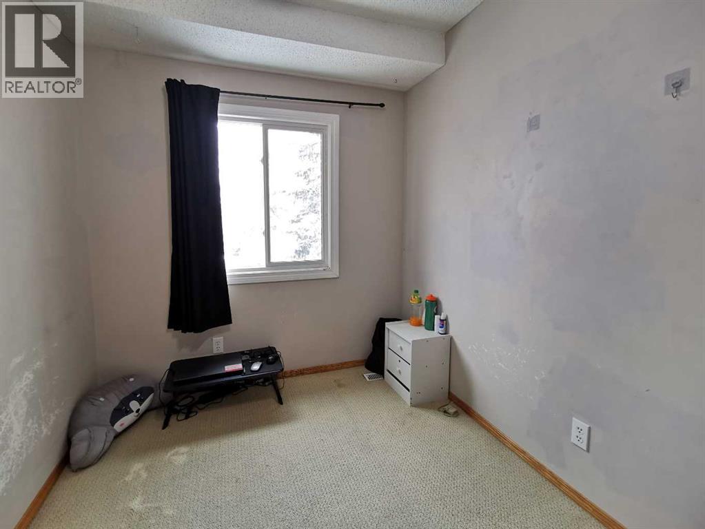 Single Family House for Sale in   Dalton Drive NW Dalhousie Calgary 