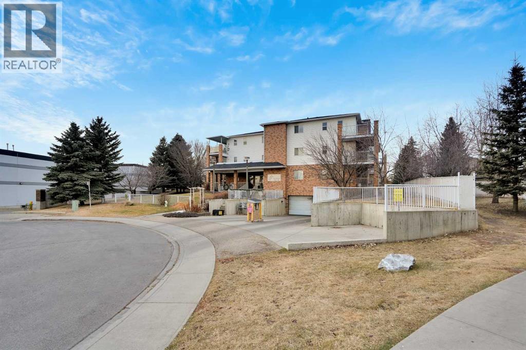 Single Family House for Sale in   Manora Place NE Marlborough Park Calgary 
