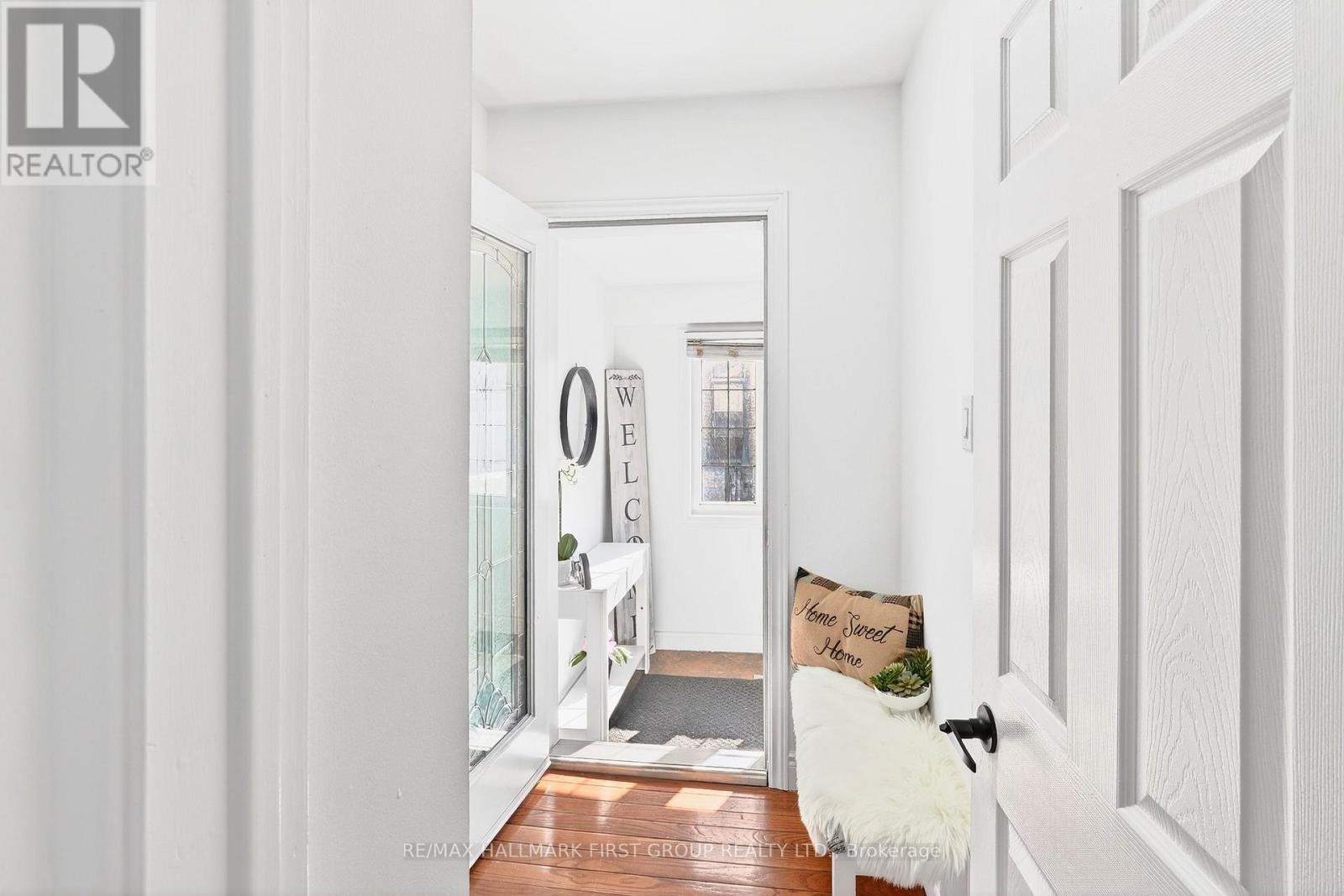 16 ARCHER STREET - Photo 3 of 29, Toronto (Dufferin Grove), Ontario