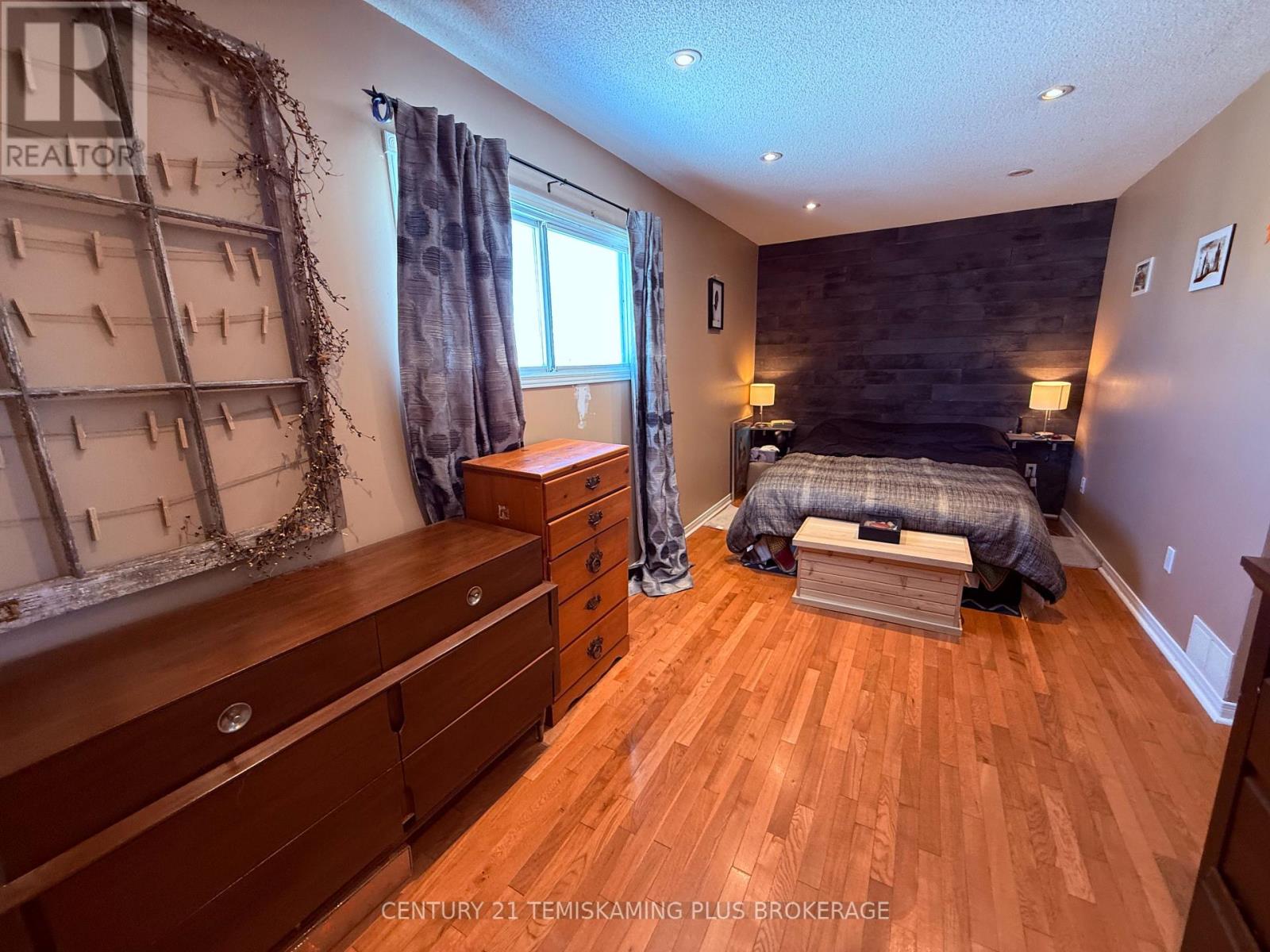 60 WOODS STREET — photo 10