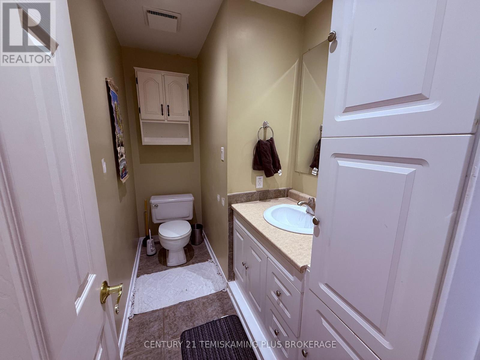 60 WOODS STREET — photo 12