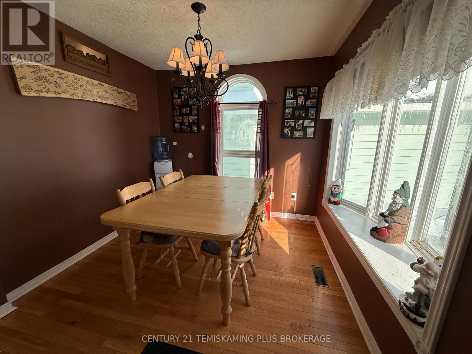 60 WOODS STREET — photo 6