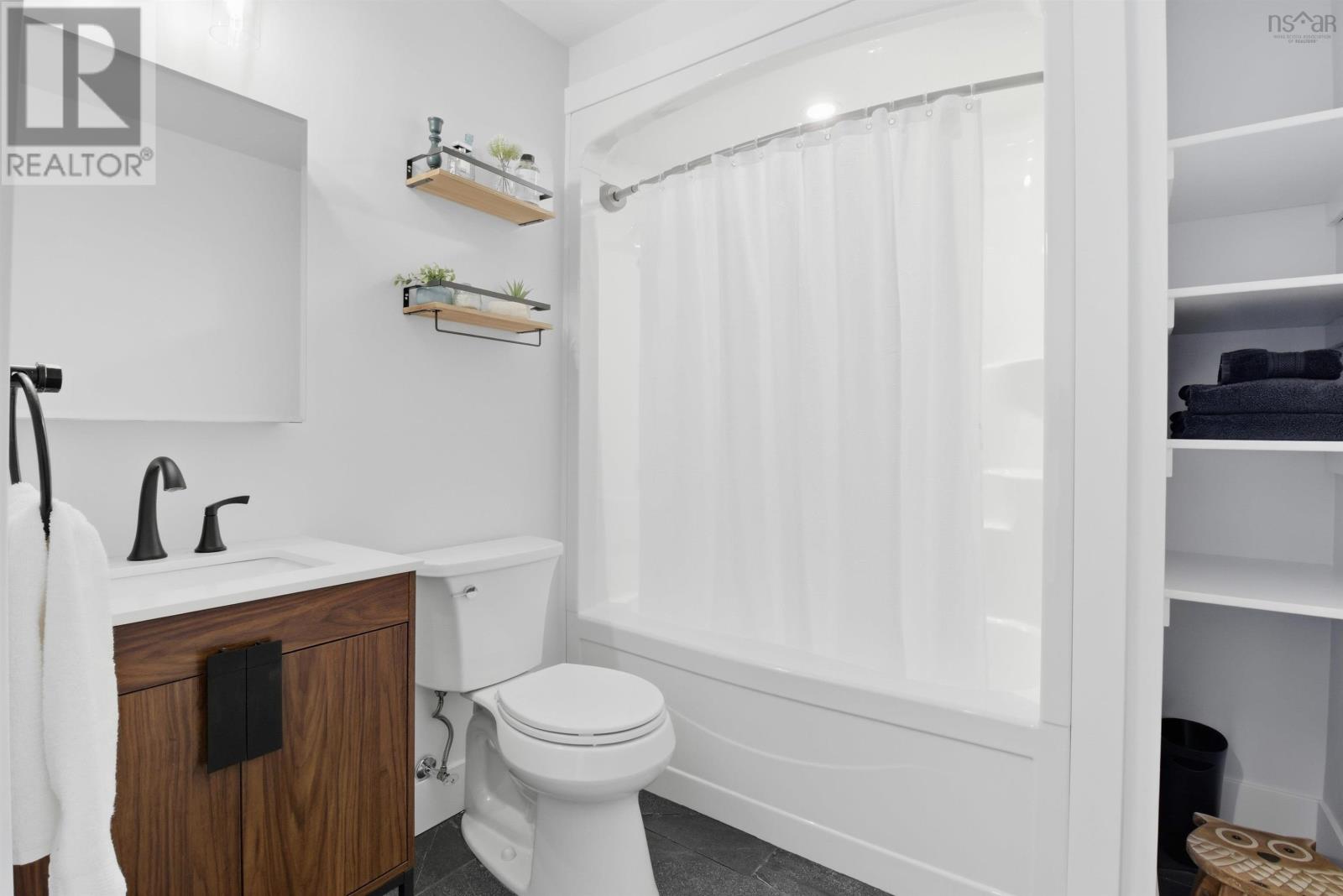 Property 21 of 43 of 109 Ardoise Lane