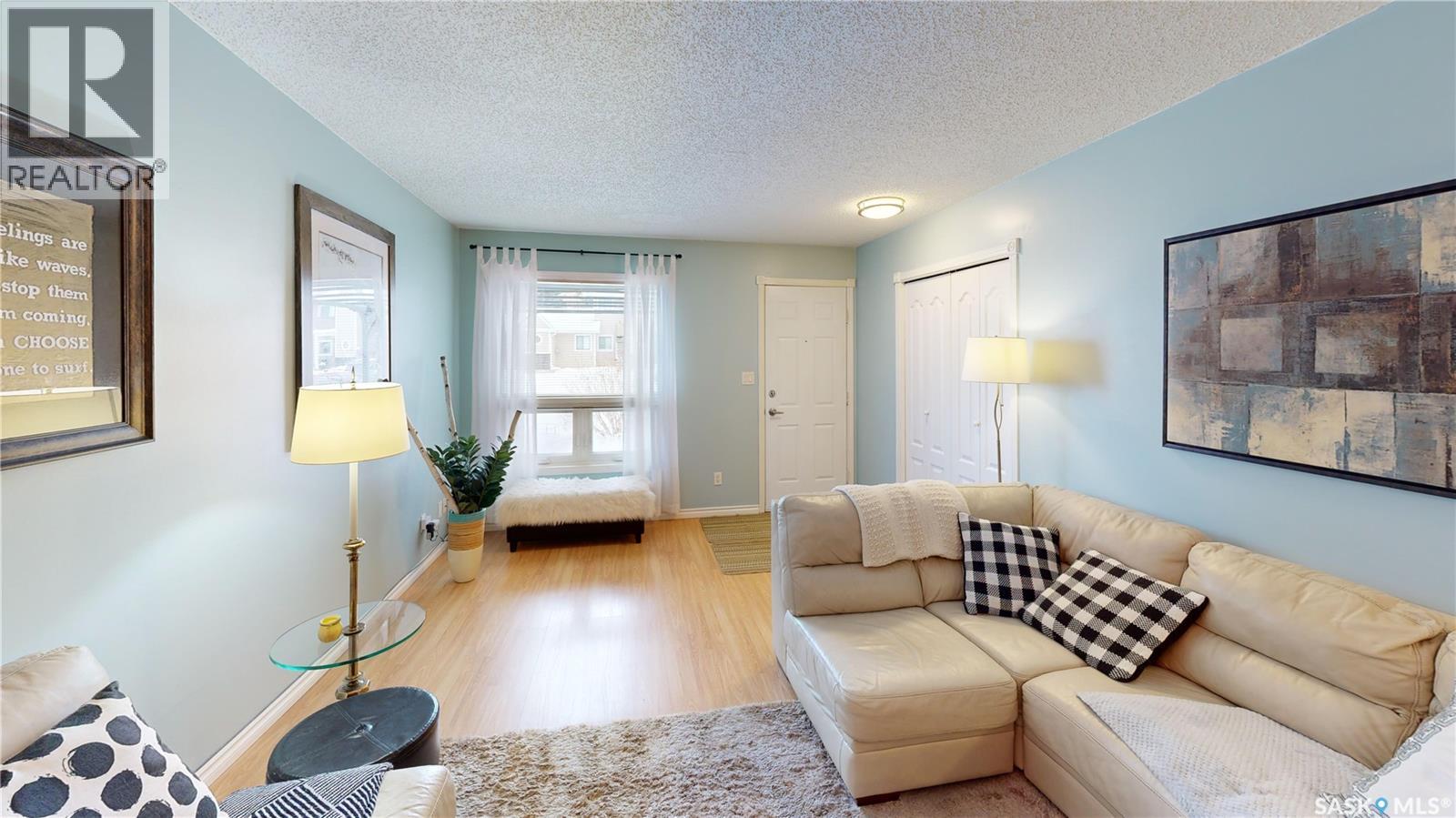 196 Cedar Meadow DRIVE - Photo 4 of 31, Regina, Saskatchewan