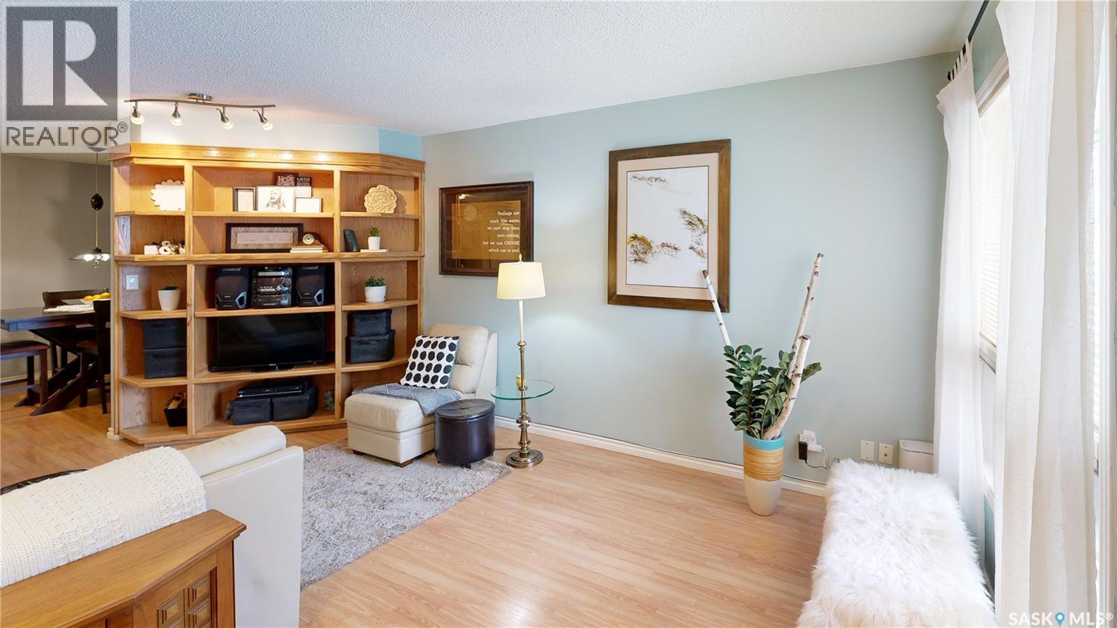 196 Cedar Meadow DRIVE - Photo 5 of 31, Regina, Saskatchewan