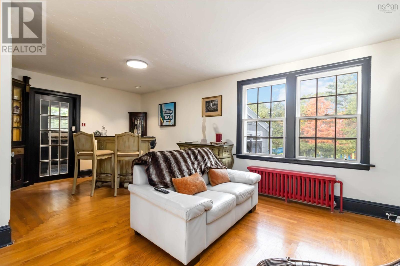 Property 7 of 41 of 119 Alexandra Avenue