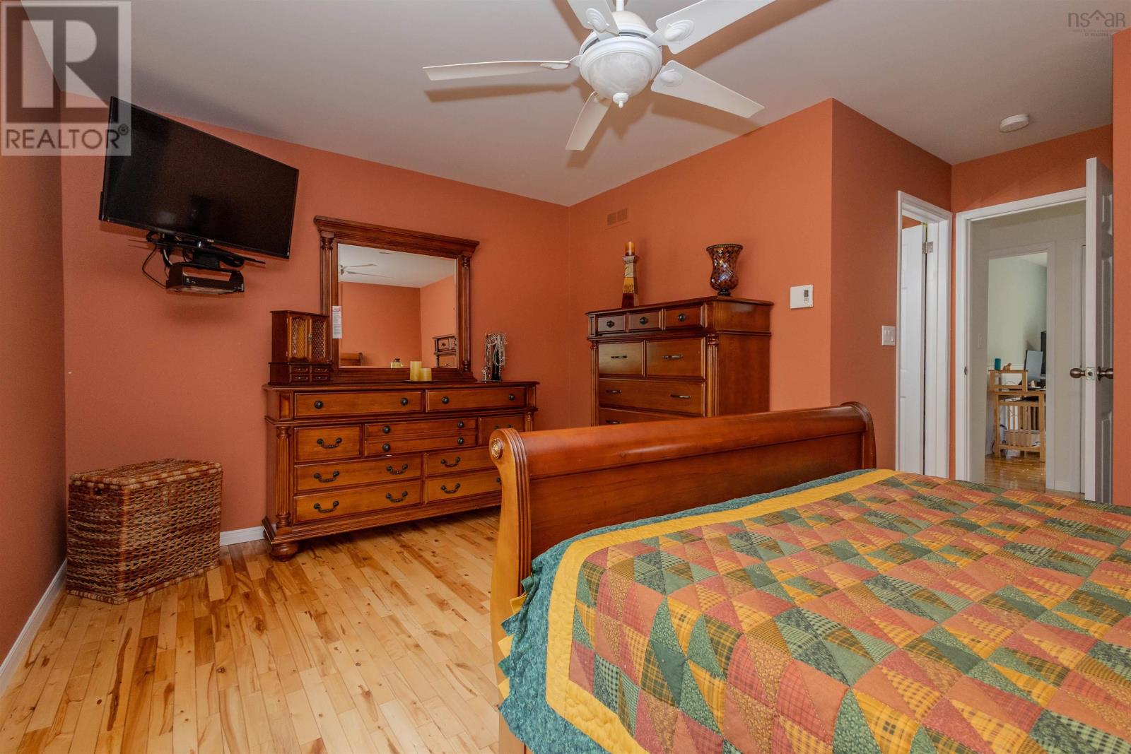 Property 37 of 48 of 166 Oakfield Drive