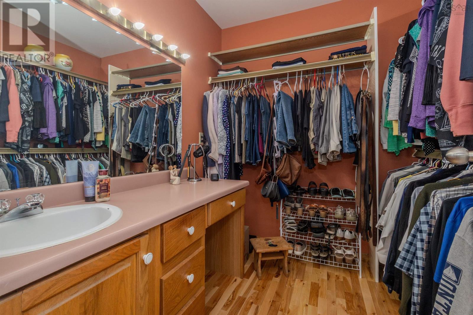 Property 34 of 48 of 166 Oakfield Drive