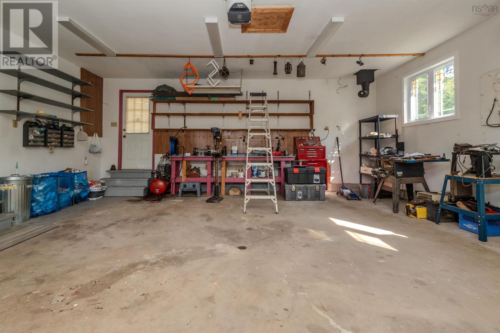 Property 39 of 48 of 166 Oakfield Drive