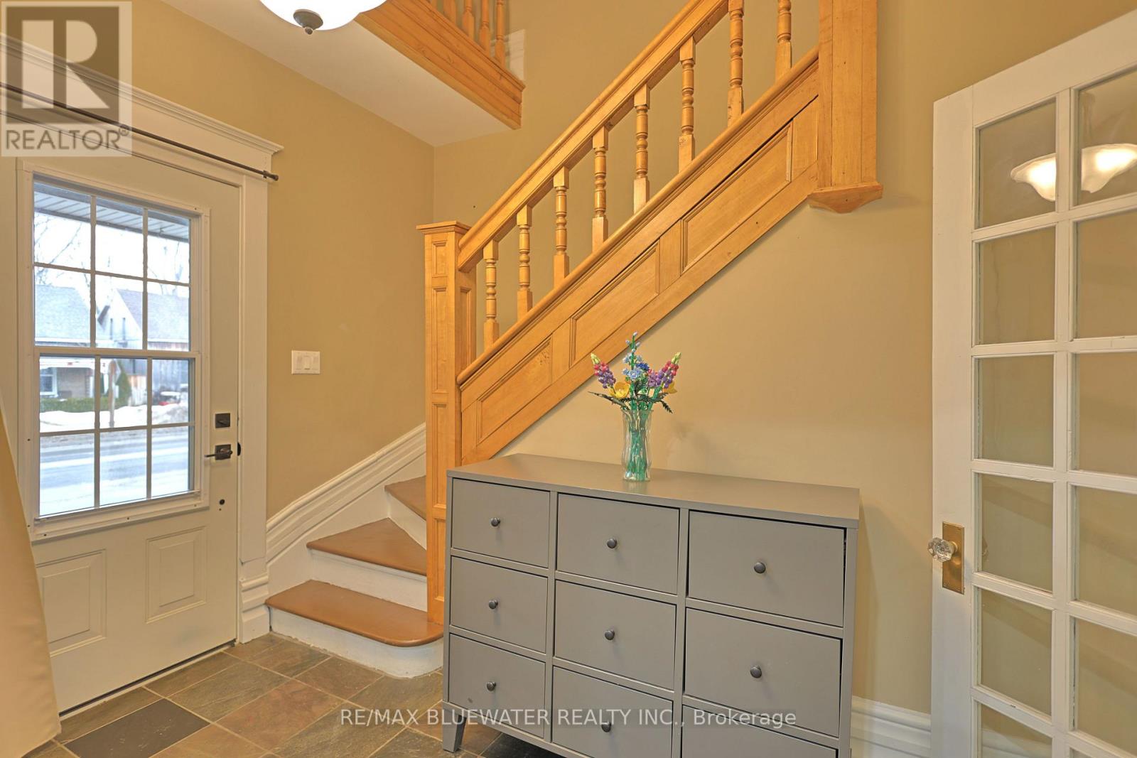 Single Family House for Sale in  PARKHILL MAIN STREET North Middlesex (Parkhill) 