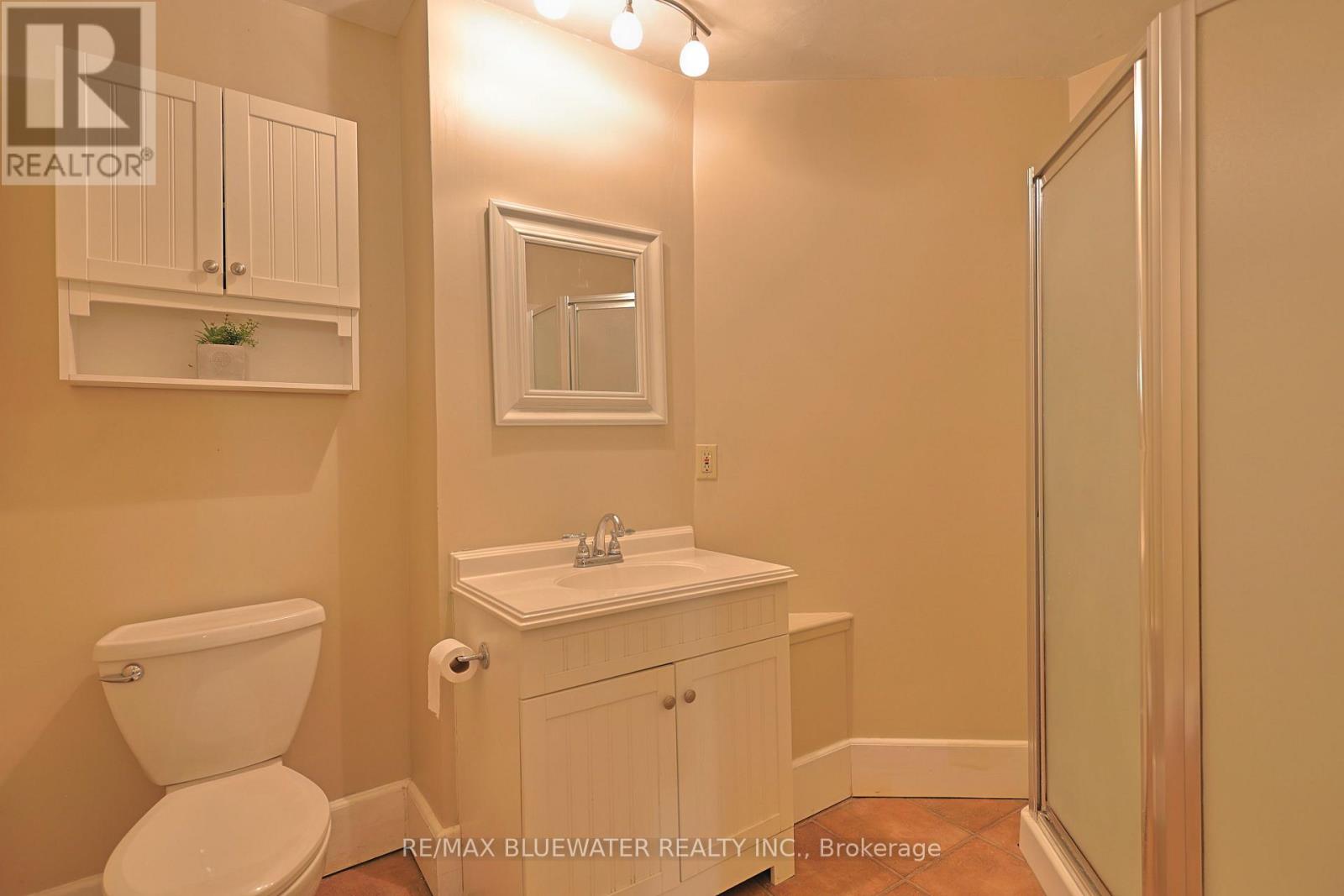 Single Family House for Sale in  PARKHILL MAIN STREET North Middlesex (Parkhill) 