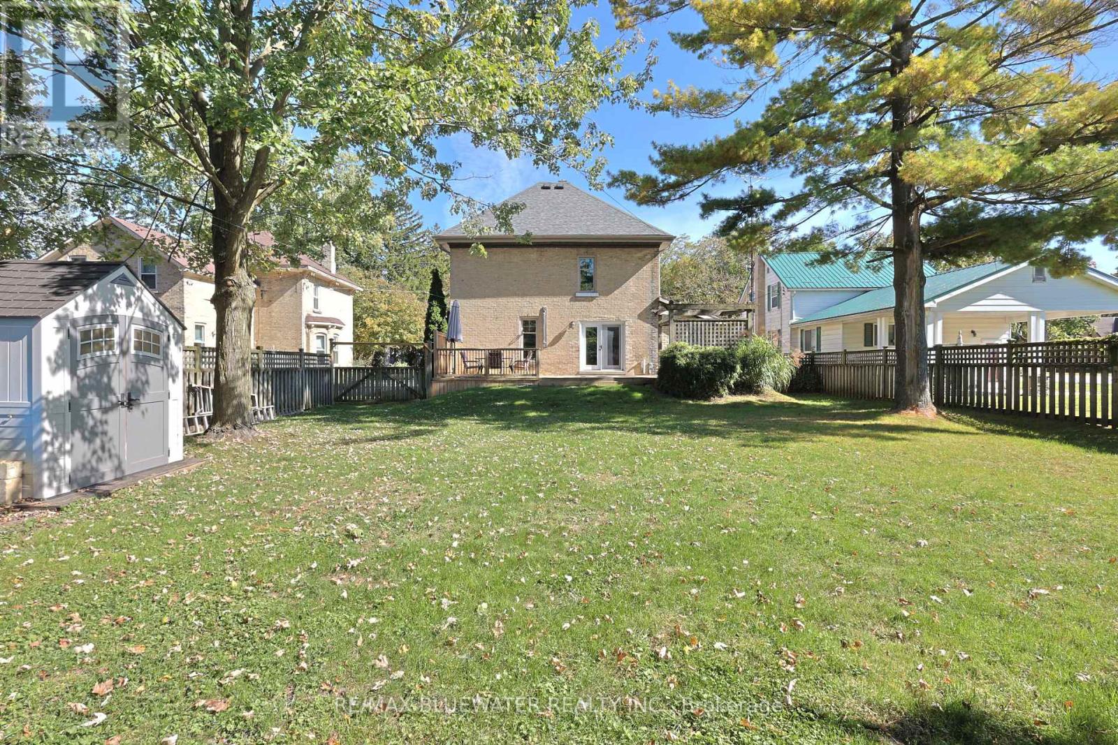 Single Family House for Sale in  PARKHILL MAIN STREET North Middlesex (Parkhill) 