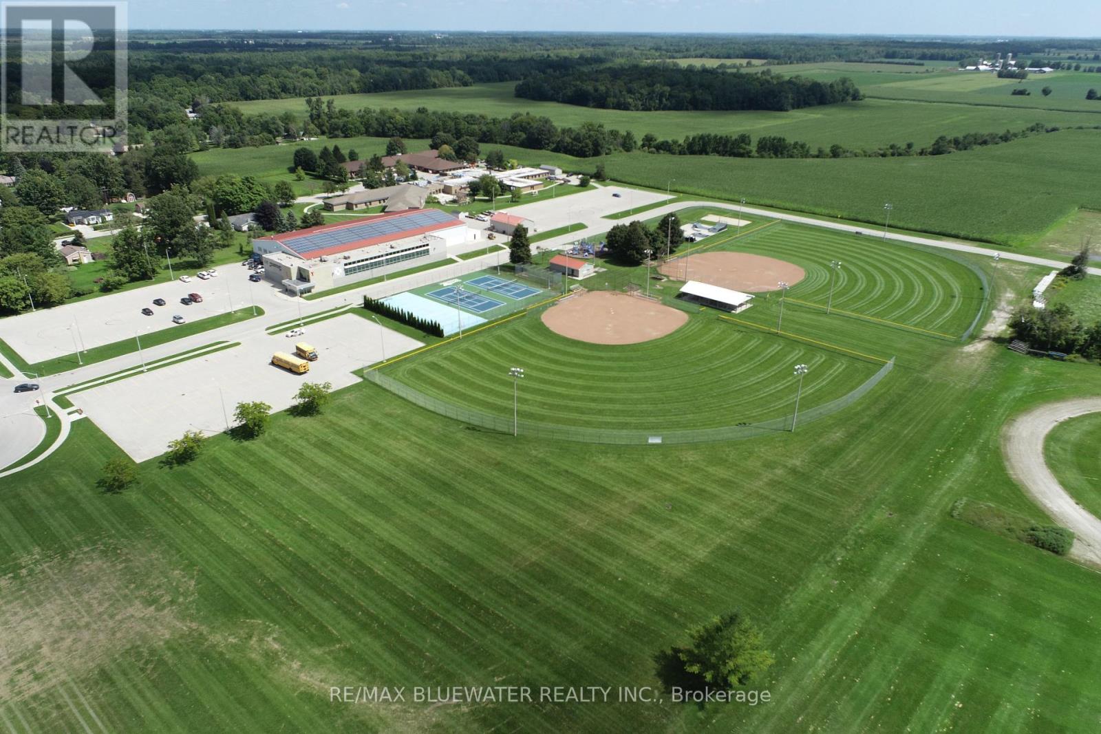 Single Family House for Sale in  PARKHILL MAIN STREET North Middlesex (Parkhill) 