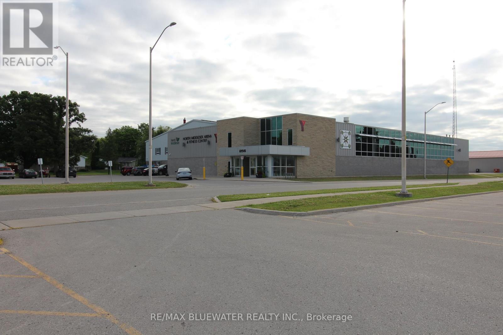 Single Family House for Sale in  PARKHILL MAIN STREET North Middlesex (Parkhill) 