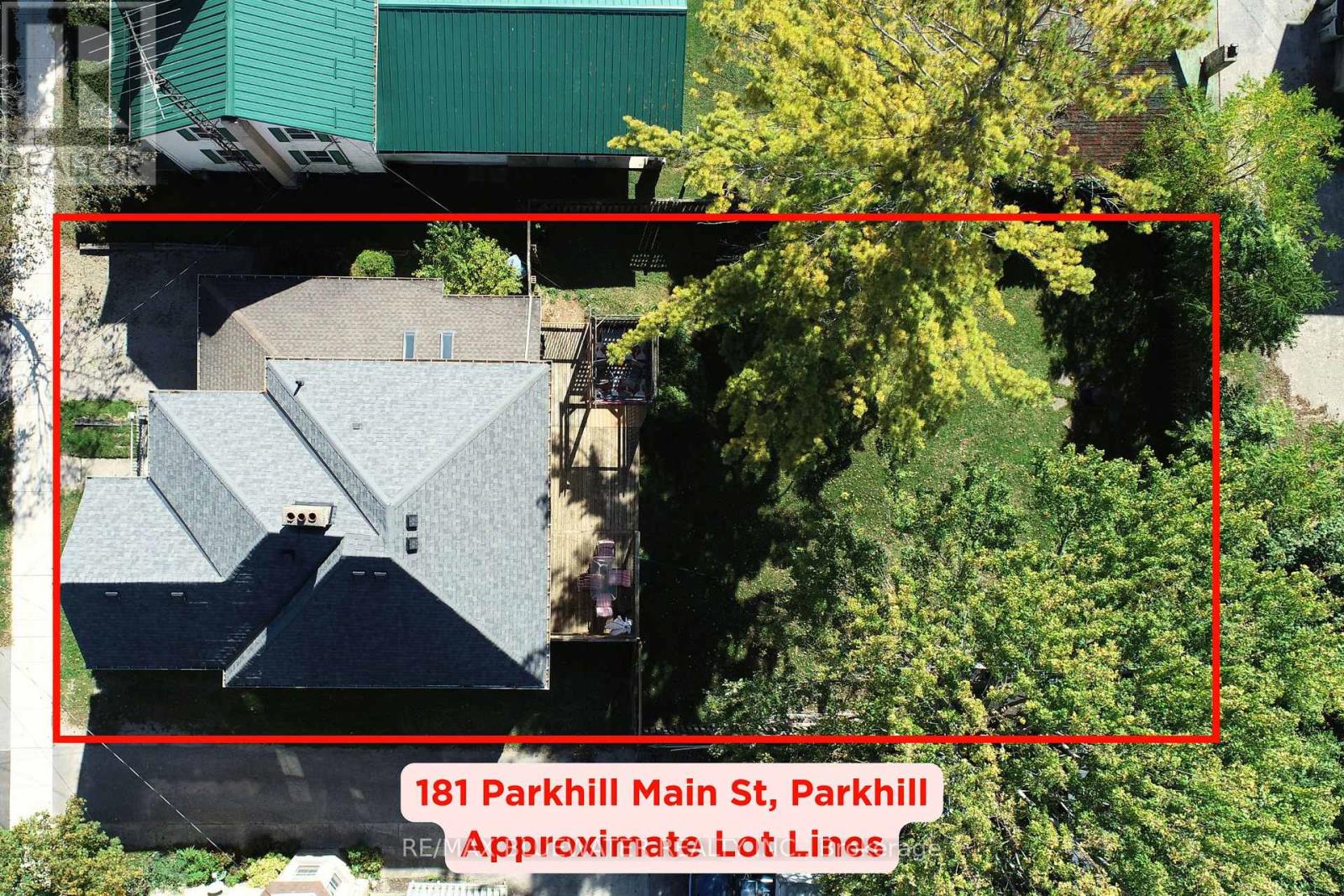 Single Family House for Sale in  PARKHILL MAIN STREET North Middlesex (Parkhill) 