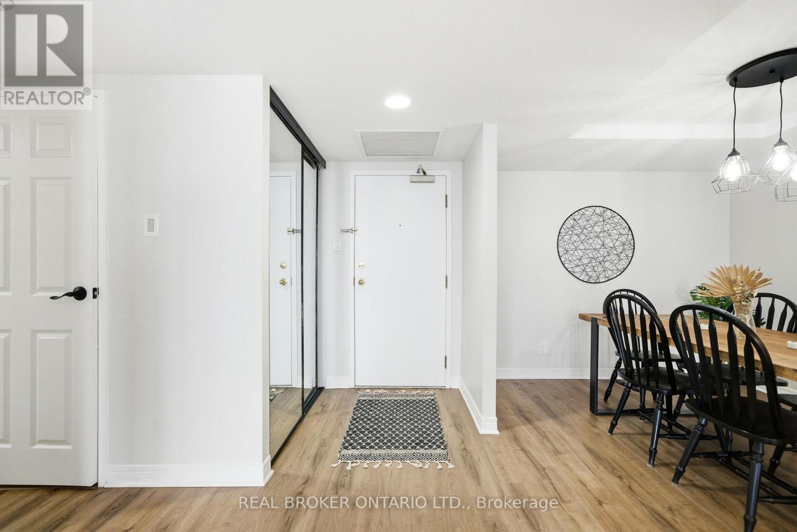 100 Grant Carman Unit 703 photo 3