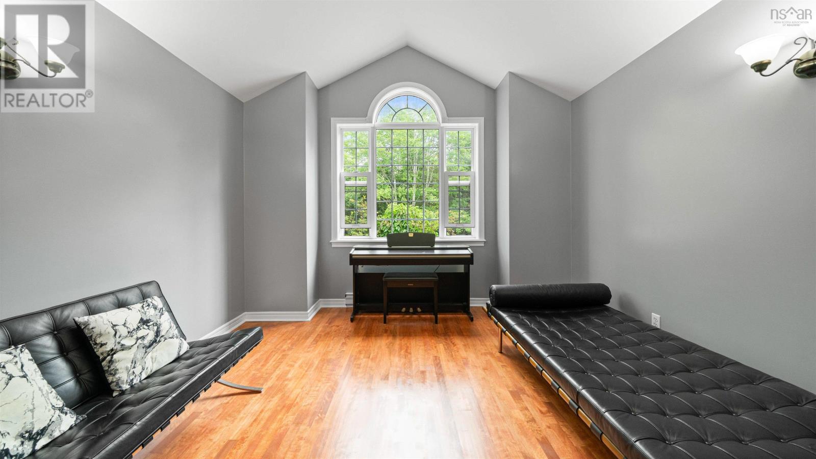 Property 20 of 50 of 60 Blue Forest Lane