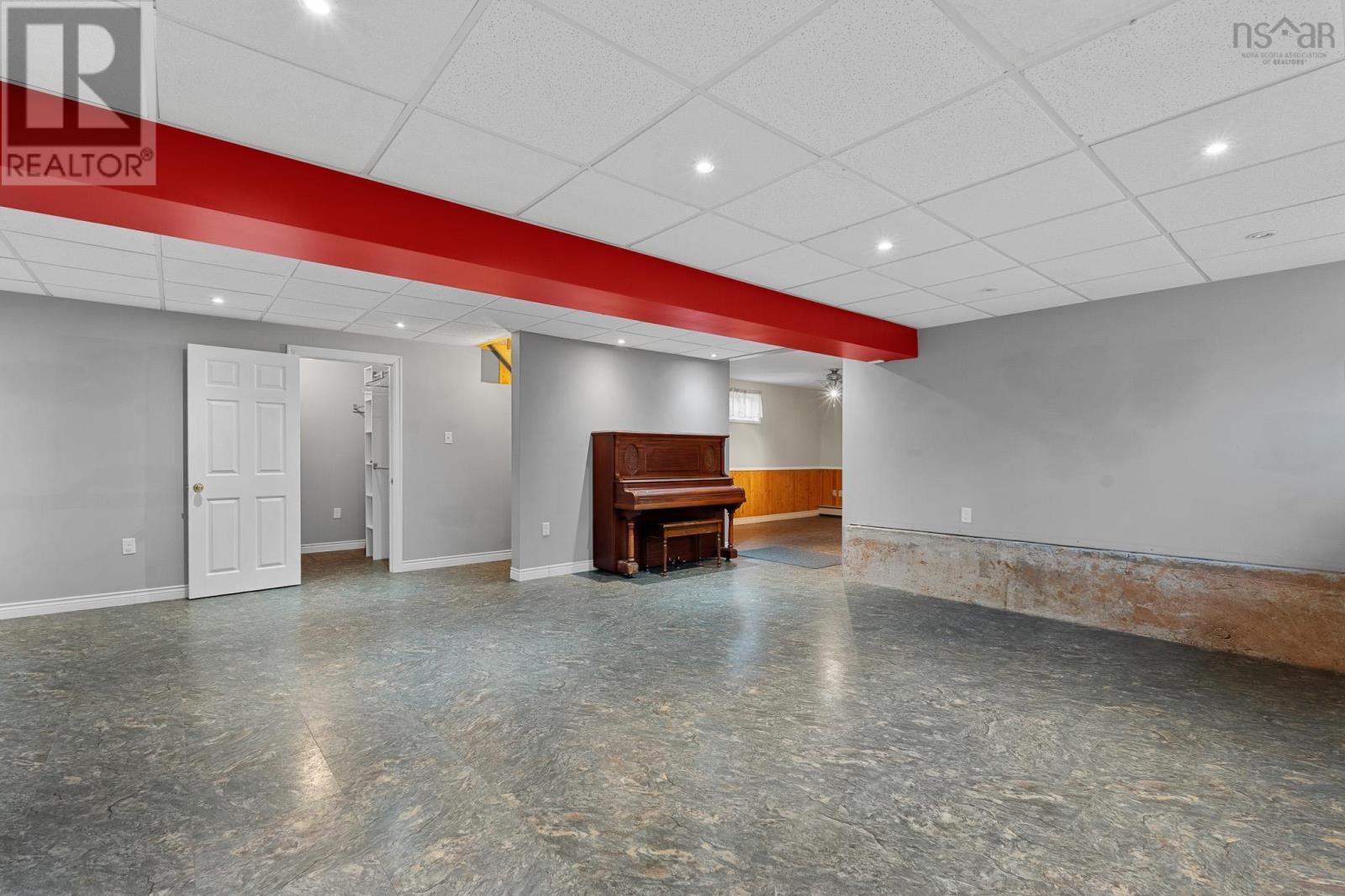 Property 38 of 49 of 637 Wiley Avenue