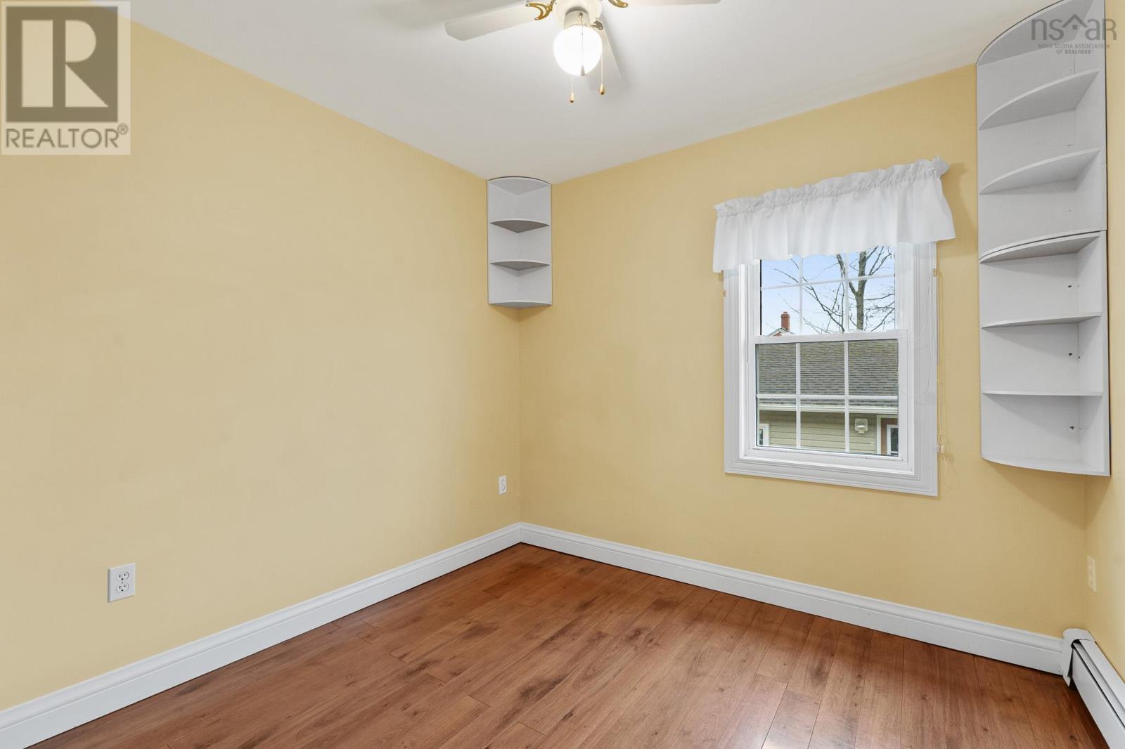 Property 27 of 49 of 637 Wiley Avenue