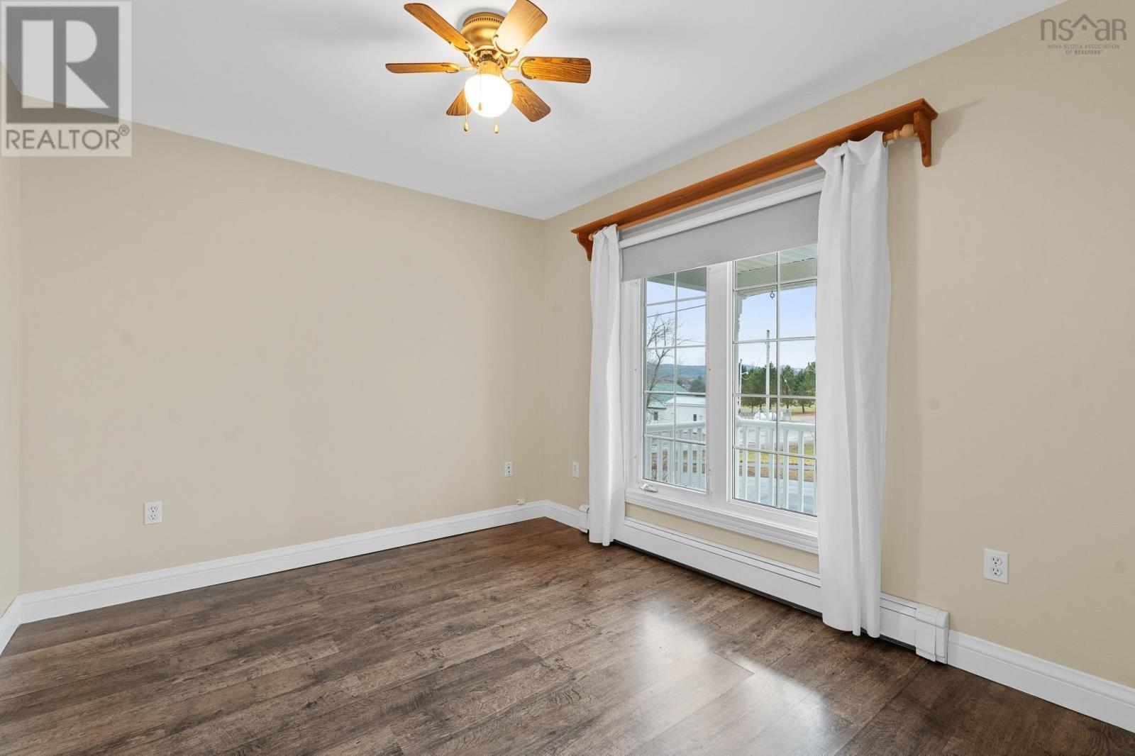 Property 23 of 49 of 637 Wiley Avenue