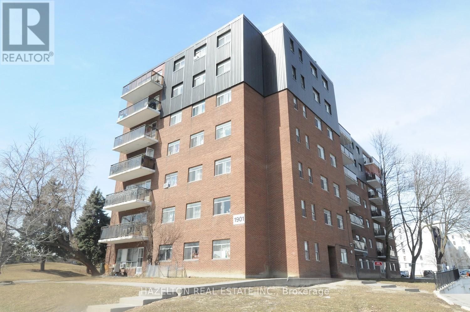 1901 Martin Grove Road 707