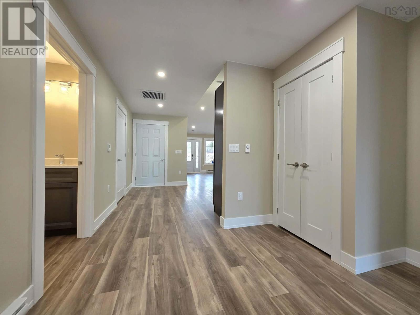 Property 26 of 39 of 44 Summer Hill Place