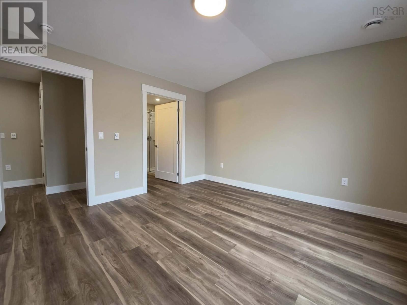 Property 32 of 39 of 44 Summer Hill Place