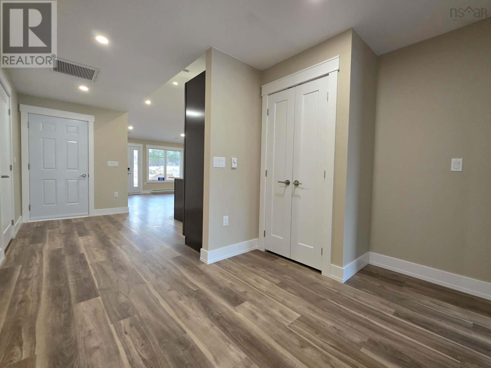 Property 28 of 39 of 44 Summer Hill Place