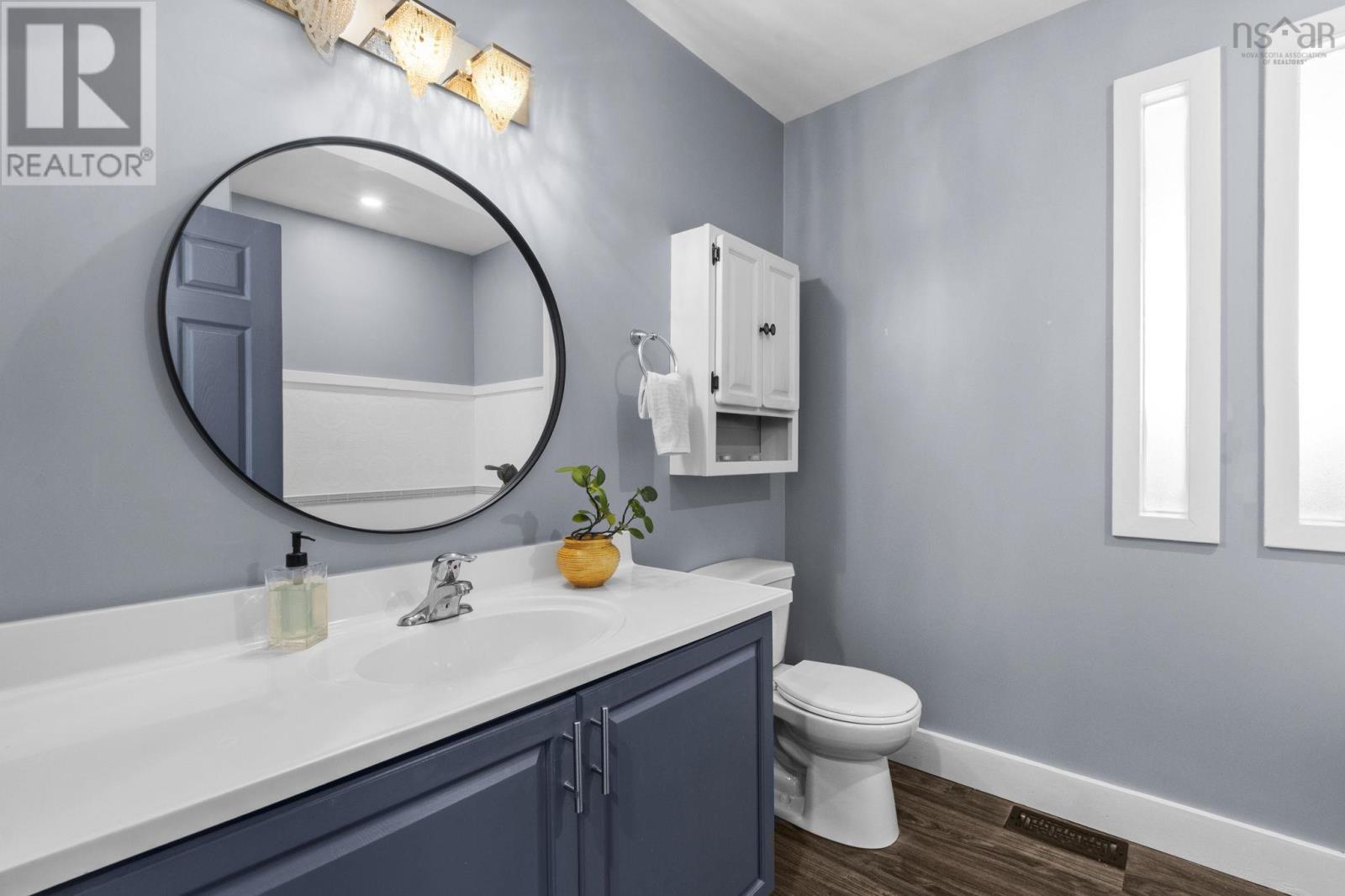 Property 26 of 50 of 198 Hirandale Crescent