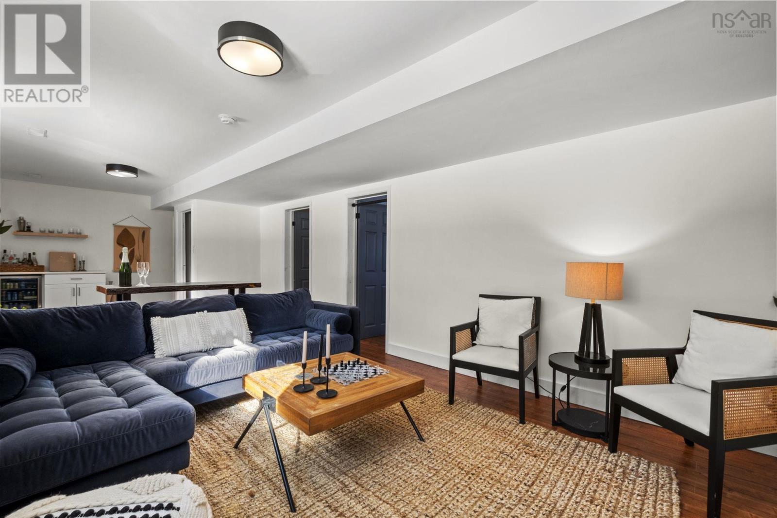 Property 34 of 50 of 198 Hirandale Crescent