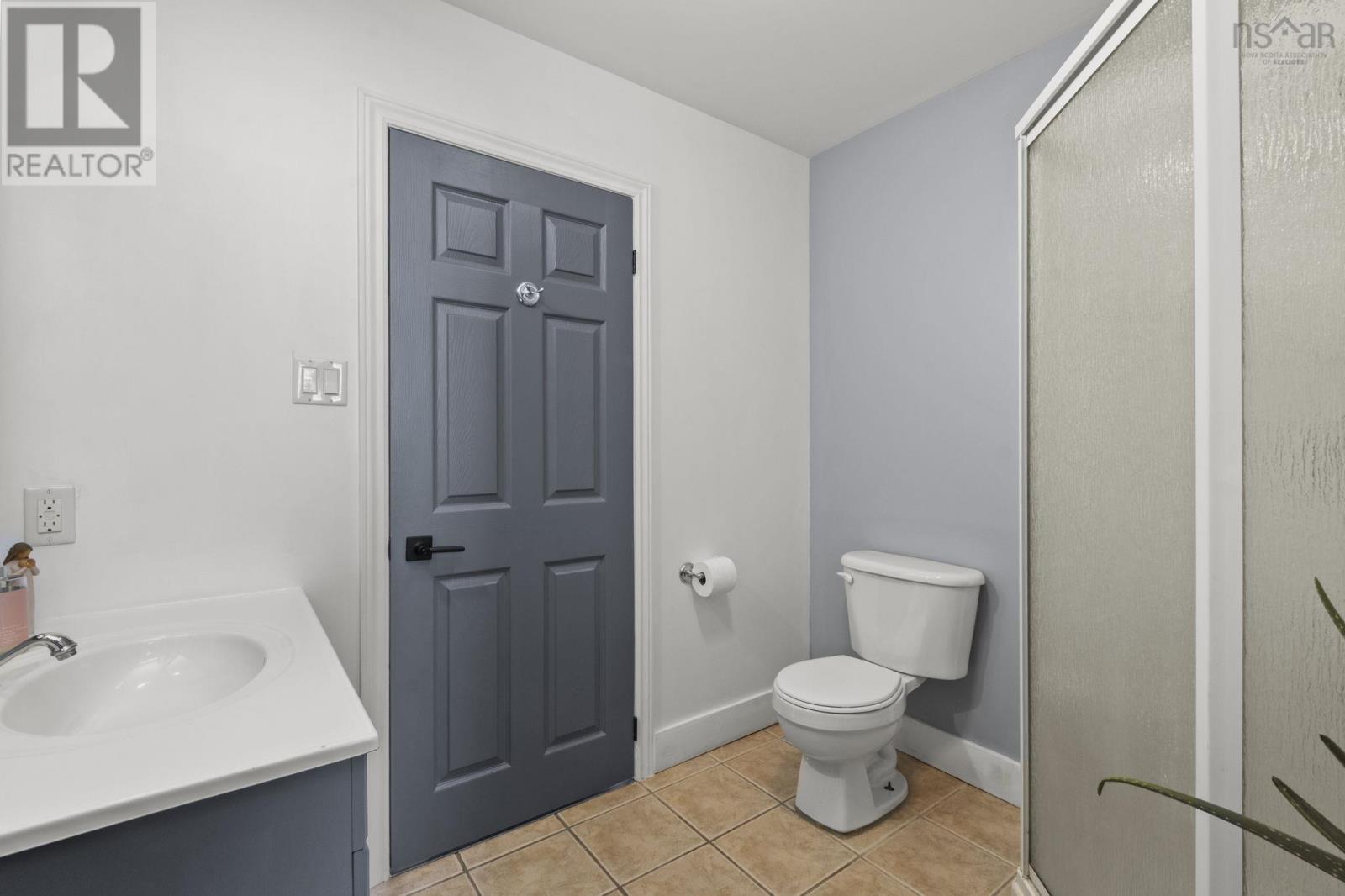 Property 38 of 50 of 198 Hirandale Crescent