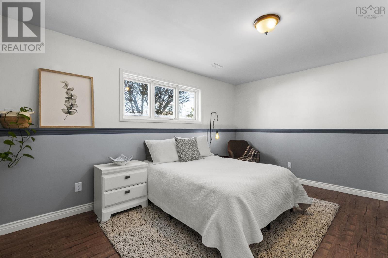 Property 36 of 50 of 198 Hirandale Crescent