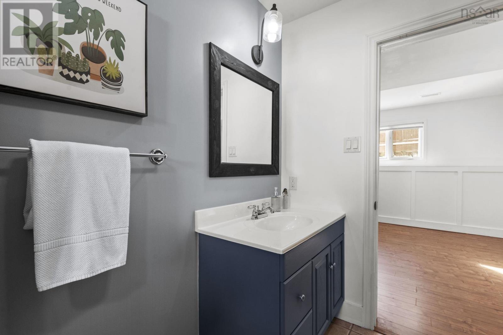 Property 39 of 50 of 198 Hirandale Crescent