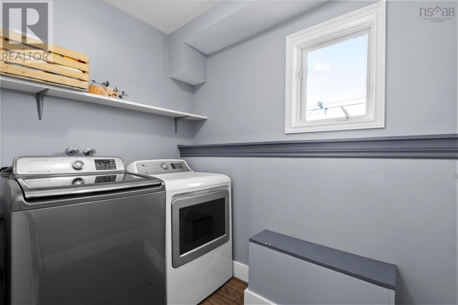 Property 41 of 50 of 198 Hirandale Crescent