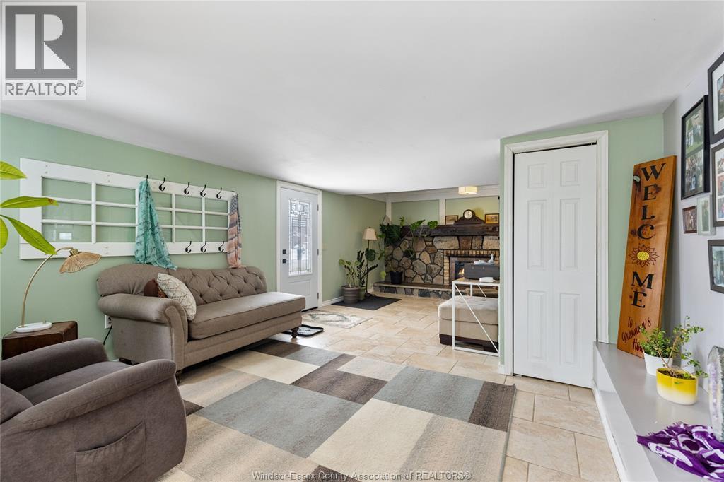 86 DRAPER STREET - Photo 5 of 35, Colchester, Ontario