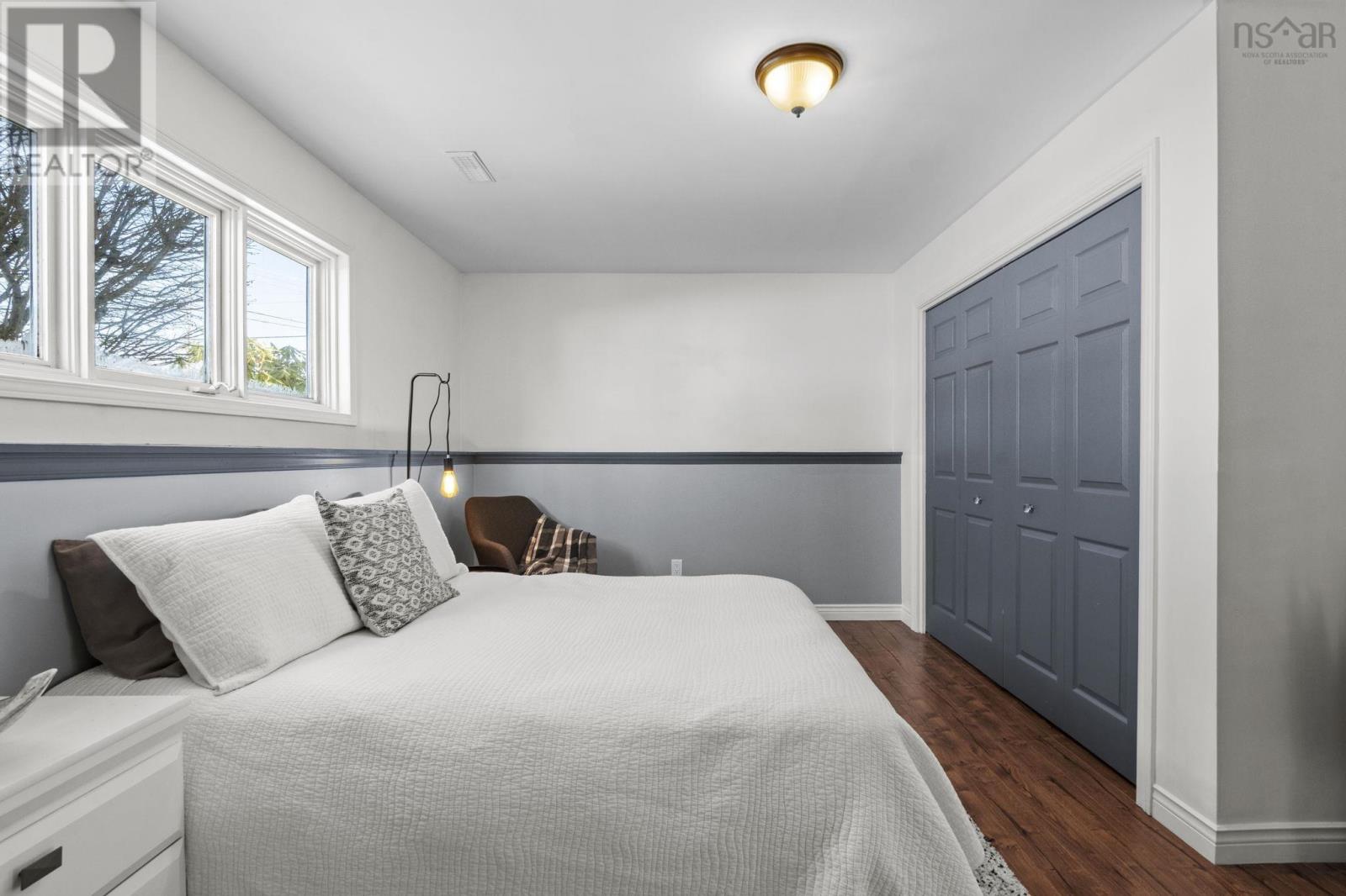 Property 37 of 50 of 198 Hirandale Crescent