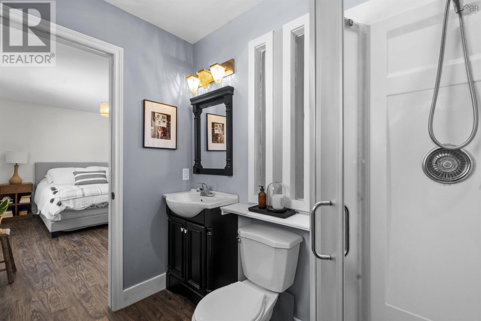 Property 22 of 50 of 198 Hirandale Crescent