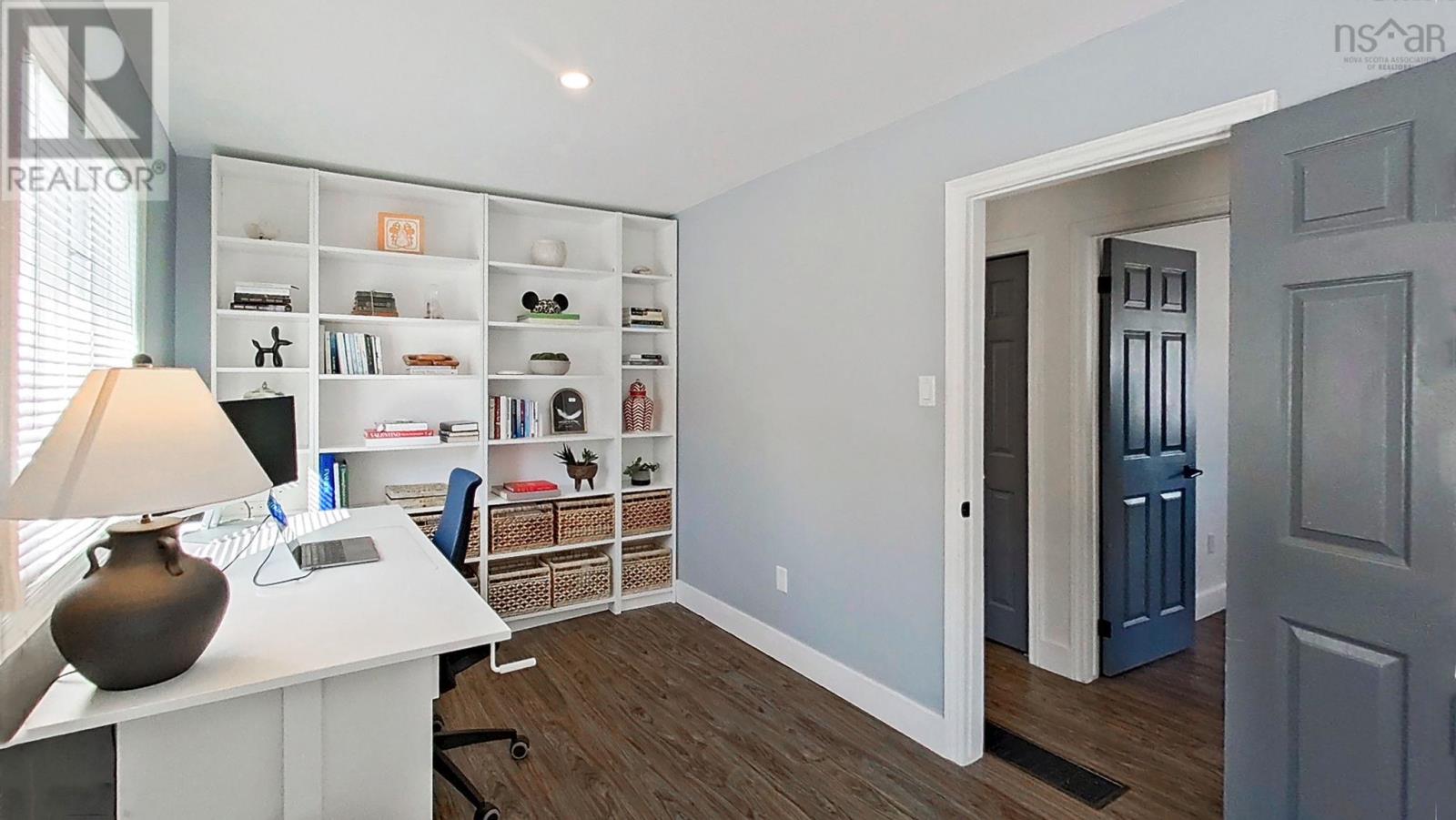 Property 23 of 50 of 198 Hirandale Crescent